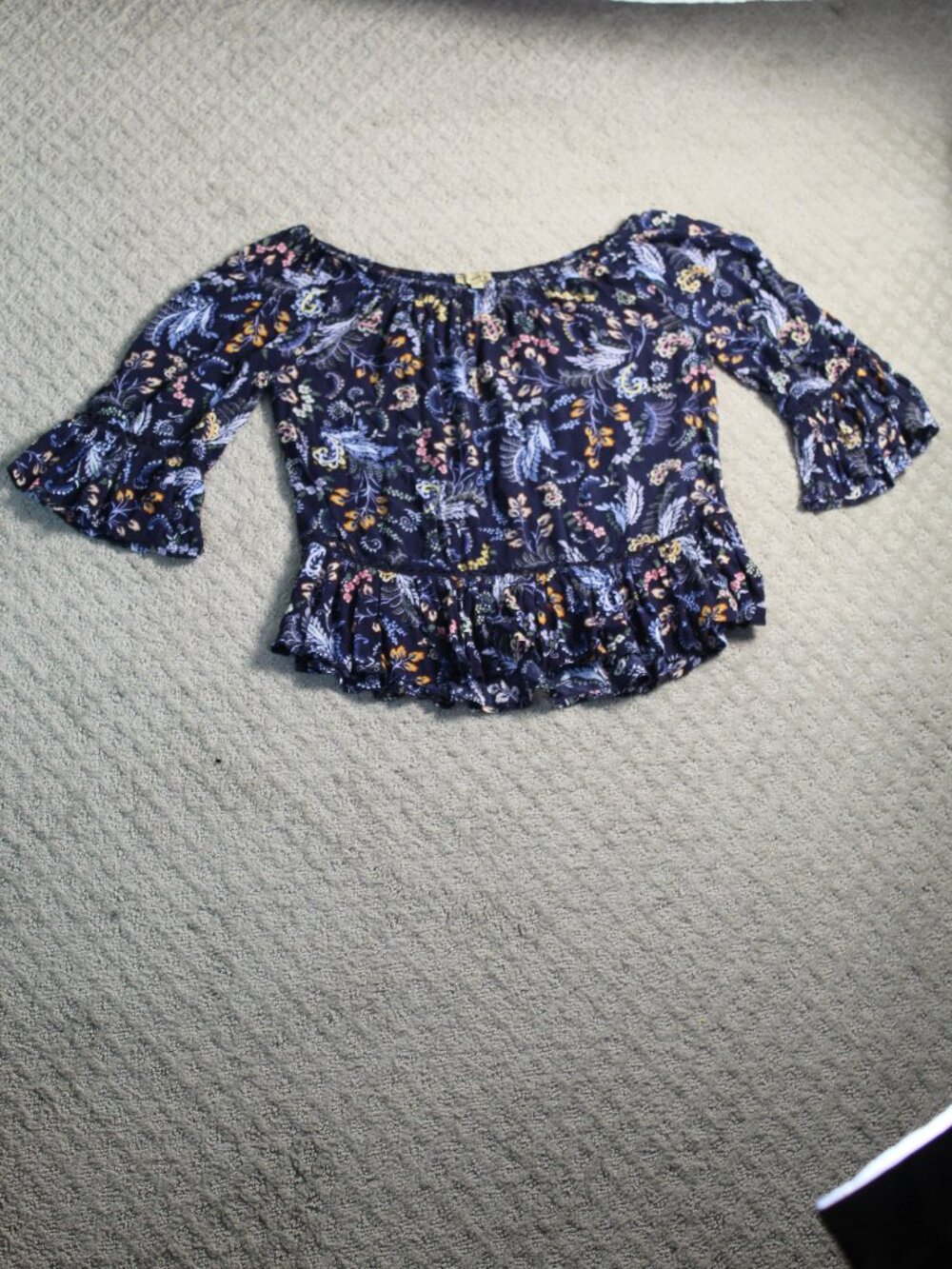 Democracy Size S Navy Blue Floral Round Neck 3/4 Sleeve Boho Flowy Blouse
